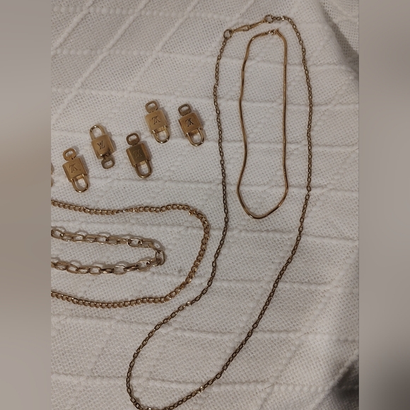 Louis Vuitton #300 Series Lock & Key Sets Vintage EUC Necklaces Brass Gold - Picture 4 of 16